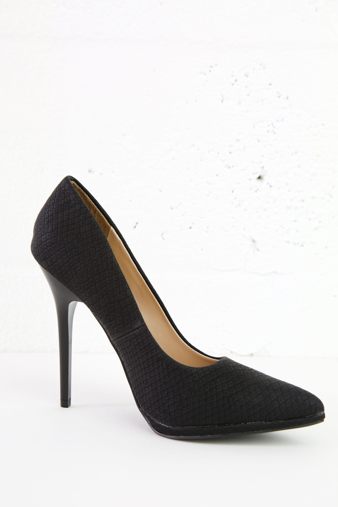 Pointy Toe Style Pumps